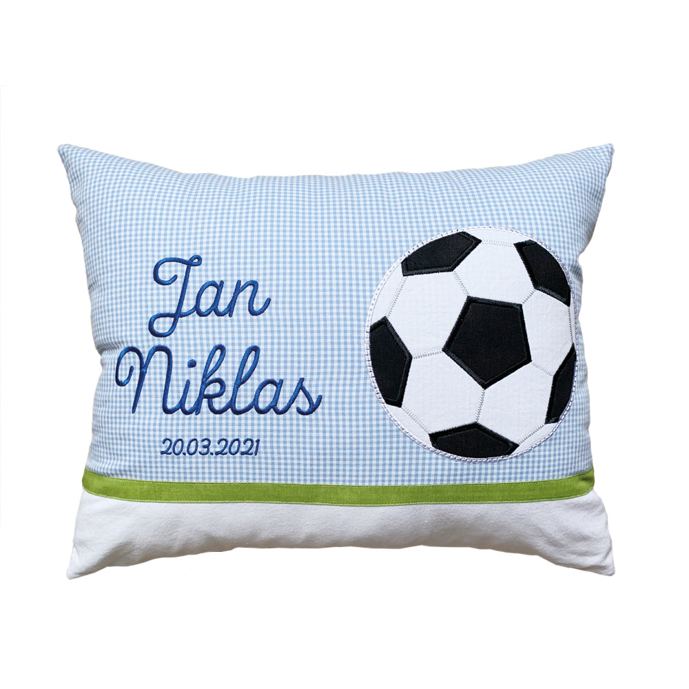 Personalisiertes Kissen mit Namen und Motiv Fussball aus Baumwollstoff genäht