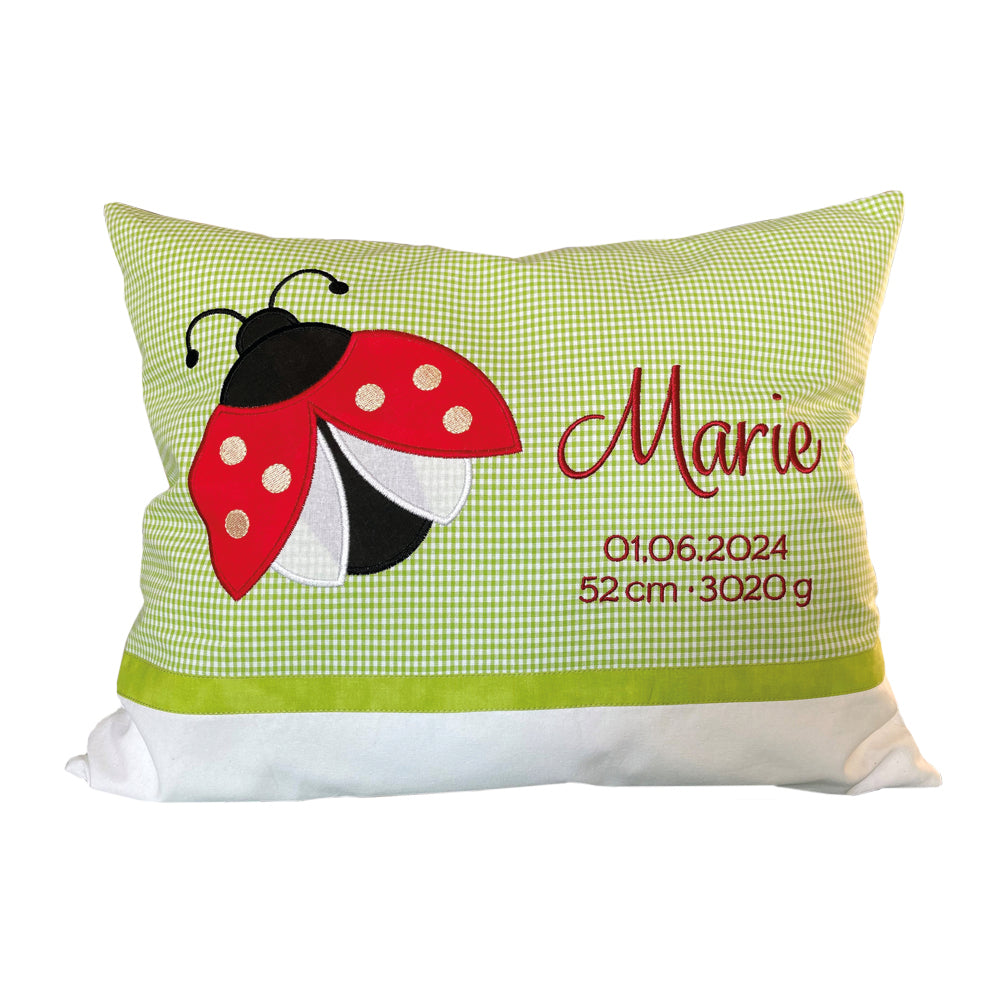 Personalisiertes Kissen mit Namen und Motiv Marienkäfer aus Baumwollstoff genäht