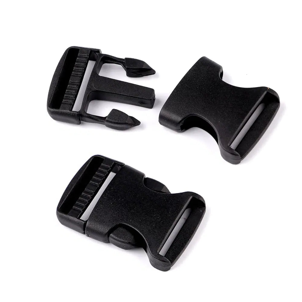 Schwarze Steckschließe aus Kunststoff (Klickverschluss) für Handmade-Nähprojekte mit 30 mm Gurtband – ideal für selbstgenähte Taschen, Rucksäcke oder Accessoires, bestehend aus Ober- und Unterteil.