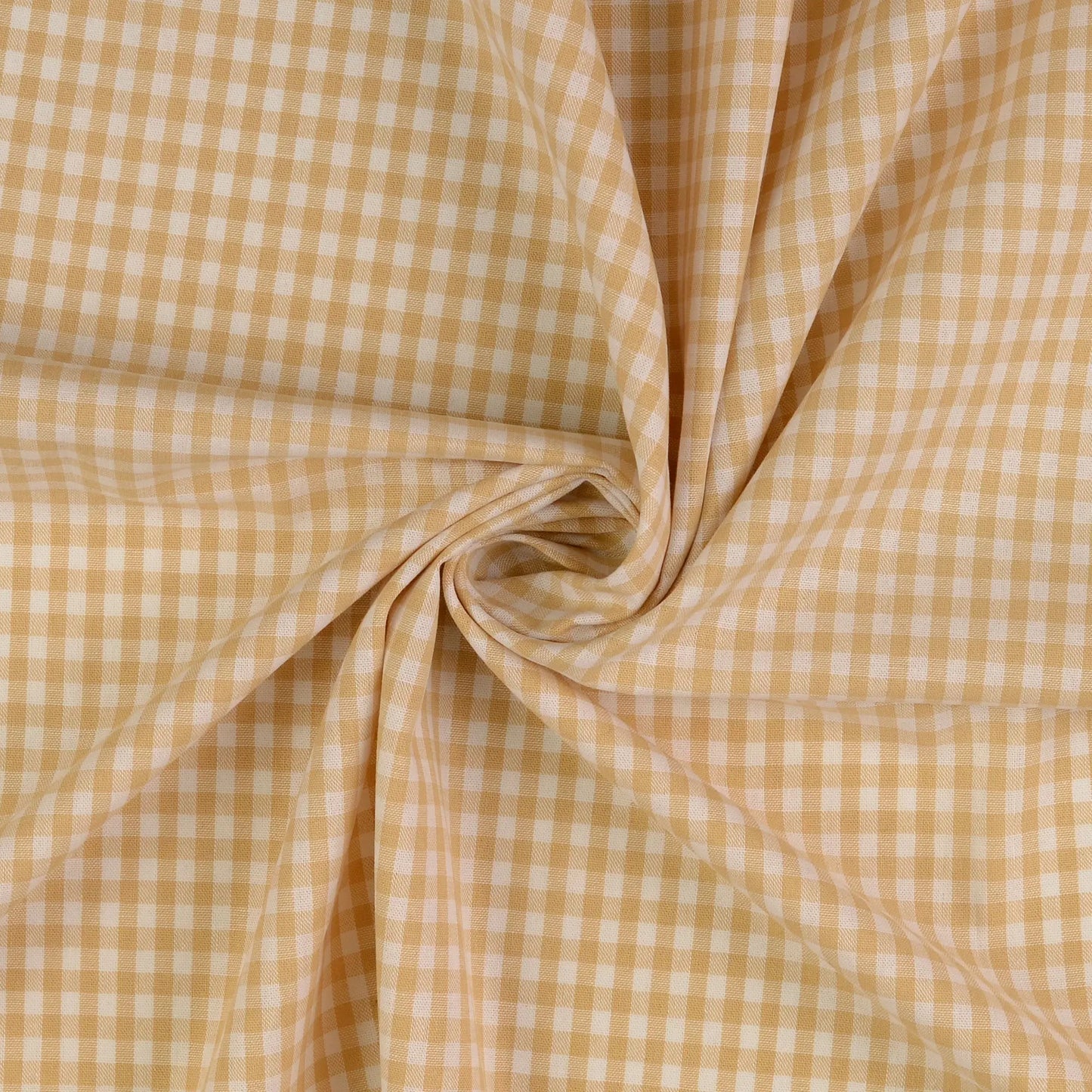 Baumwoll Webware kariert in Beige mit feinem 0,5 cm Karomuster, Detailaufnahme der gefalteten Baumwoll-Webware