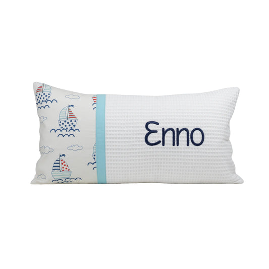 Personalisiertes Kissen Motivstoff Boote mit Namen bestickt, Waffelstoff, handgemacht