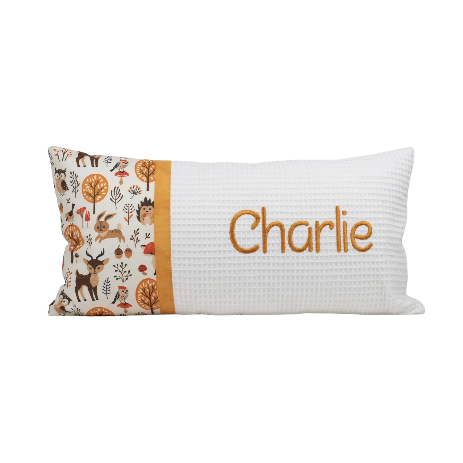 Personalisiertes Kissen Motivstoff Waldtiere mit Namen bestickt, Waffelstoff, handgemacht