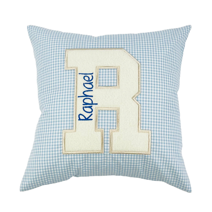 personalisiertes Kissen mit Namen und Motiv, aus Baumwollstoff in Hellblau Kariert genäht
