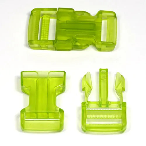 Transparente grüne Steckschließe aus Kunststoff (Klickverschluss) für Handmade-Nähprojekte mit 25 mm Gurtband – ideal für selbstgenähte Taschen, Rucksäcke oder Accessoires, bestehend aus Ober- und Unterteil.