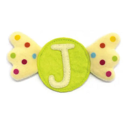 Dushi Stoffbuchstabe J in vielen unterschiedlichen Farben, aus Baumwolle, mit Schlaufe zum Annähen oder Aufhängen, ca. 7 x 10 cm