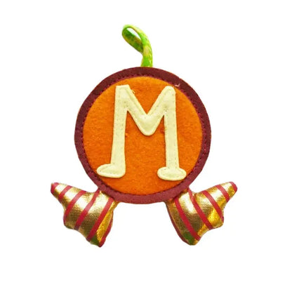 Dushi Stoffbuchstabe M in vielen unterschiedlichen Farben, aus Baumwolle, mit Schlaufe zum Annähen oder Aufhängen, ca. 7 x 10 cm