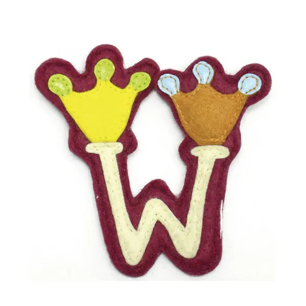 Dushi Stoffbuchstabe W in vielen unterschiedlichen Farben, aus Baumwolle, mit Schlaufe zum Annähen oder Aufhängen, ca. 7 x 10 cm